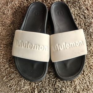lululemon athletica Two-Tone Slide Sandals